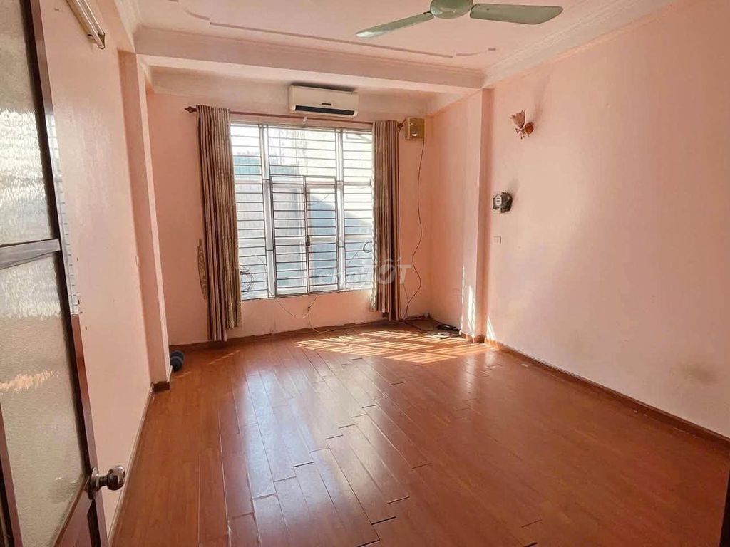 Rent the original house 35 m Bạch Đằng, Hai Bà Trưng, 5 floors.