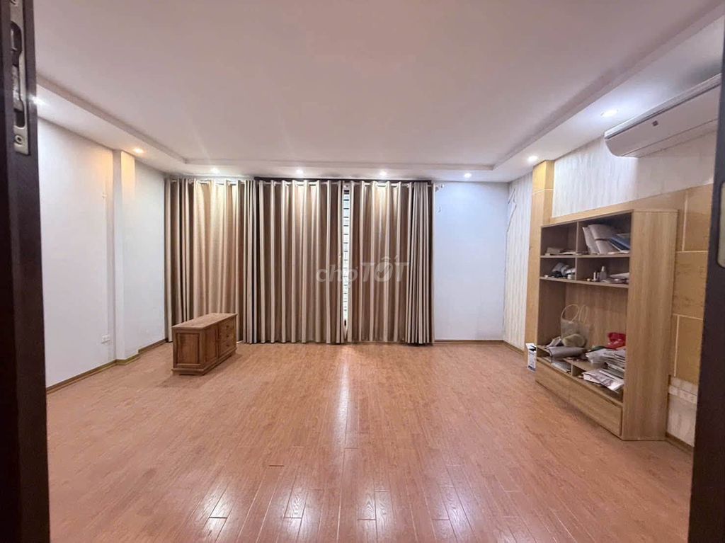 Rent a cash house 6.1 meters, 5 stories, 61-68 m/2/440, Thanh Xuân