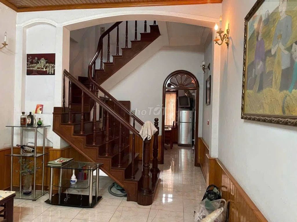 Rent your own house 60 meters x 4 floors, 3 bedrooms, 3 toilets, Hoàng Văn Thái