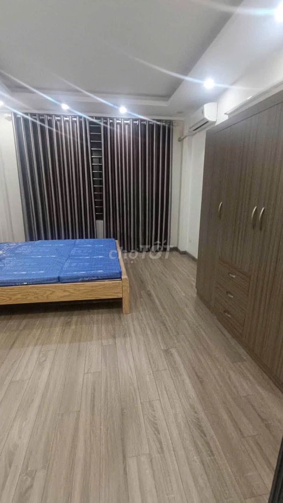 Rent a 30 m2 x 5 story, 3 sleeps closed at Hoàng Mai