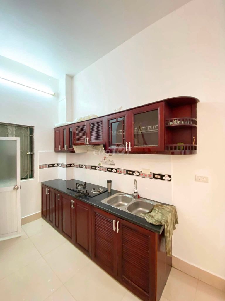 Rent a five-story Hoàng Mai, 3 bedrooms, 10 million a month.
