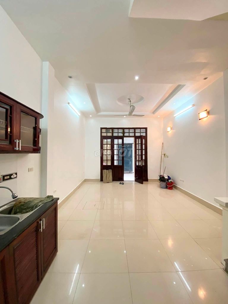 Rent a five-story Hoàng Mai, 3 bedrooms, 10 million a month.