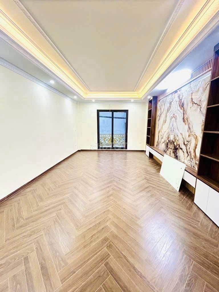 Rent the entire Vĩnh Hưng, parking car, good business.