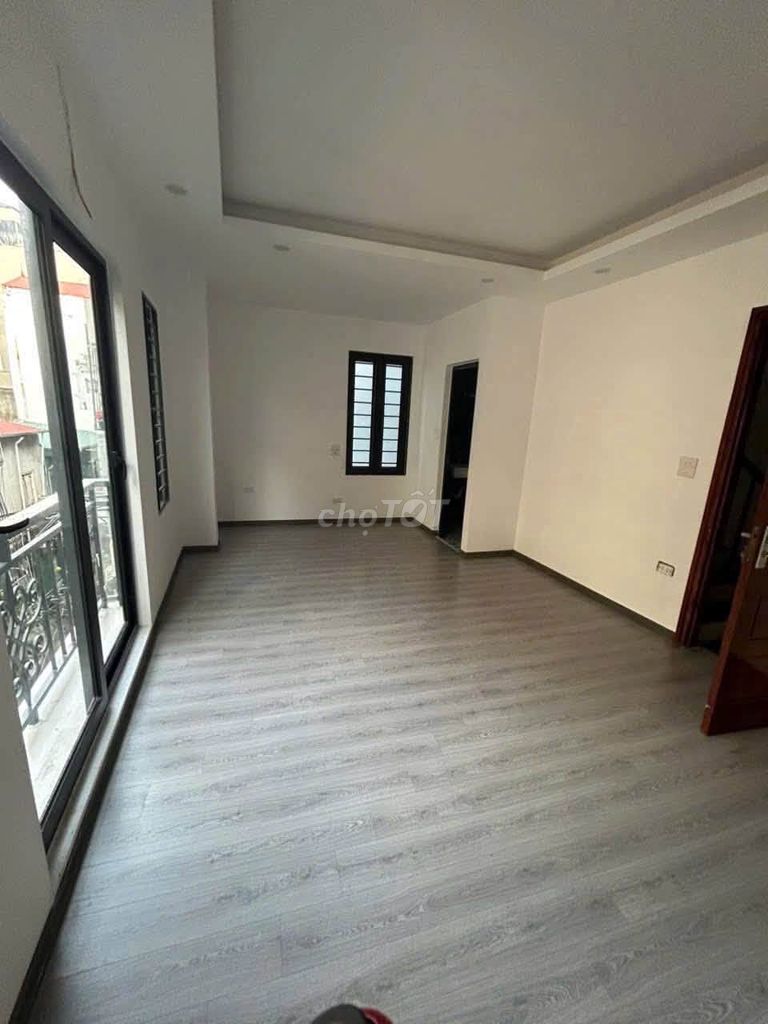 Rent 3 houses to sleep 4 Bạch Đằng toilets, corner, elevator, 16 million.