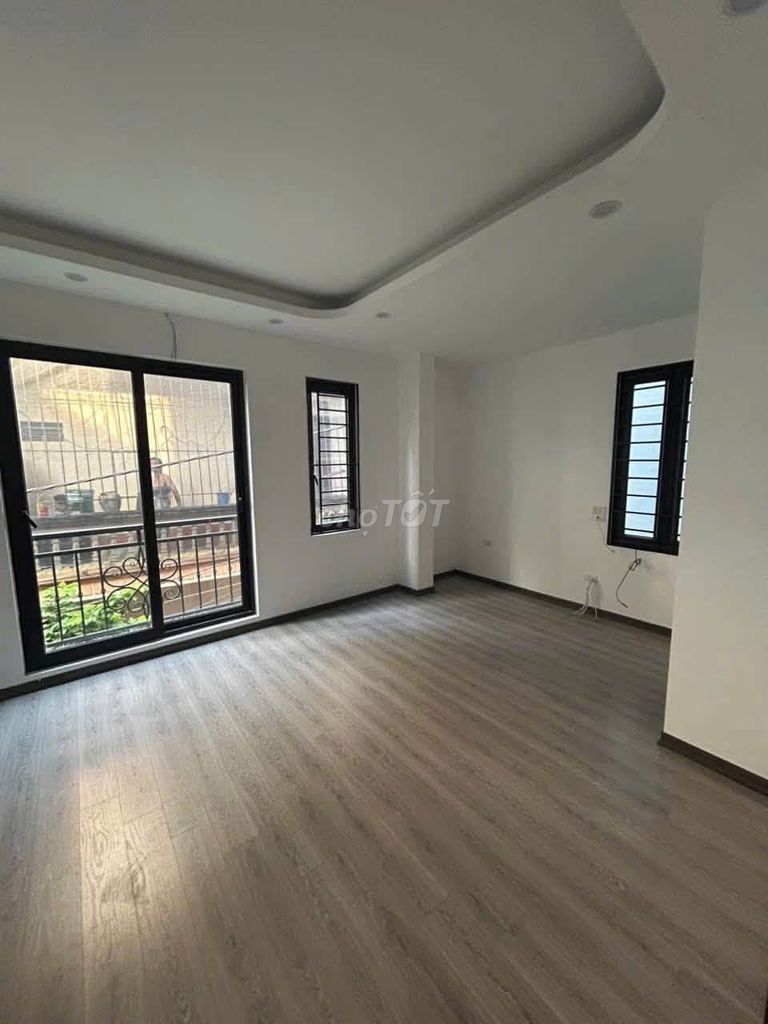 Rent 3 houses to sleep 4 Bạch Đằng toilets, corner, elevator, 16 million.