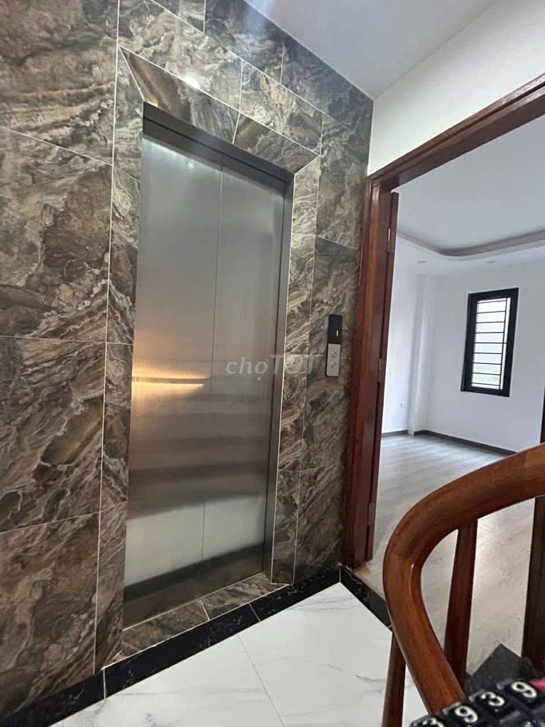 Rent 3 houses to sleep 4 Bạch Đằng toilets, corner, elevator, 16 million.