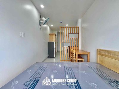 The new apartment is near the Park University of Etown Republic Tân Bình new home.