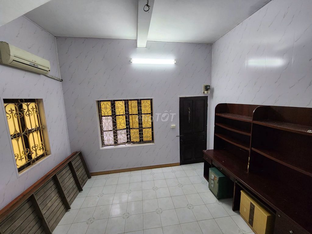 Rent the original Ngõ 54 Đại La, Hai Bà Trưng, 7 million.