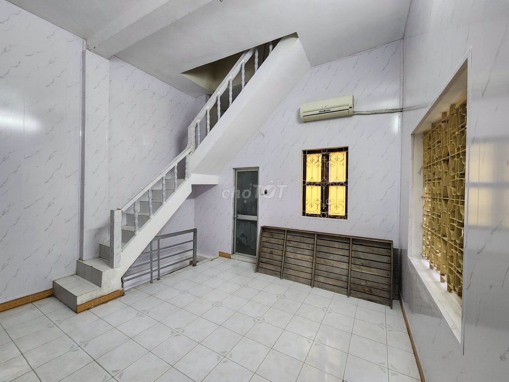 Rent the original Ngõ 54 Đại La, Hai Bà Trưng, 7 million.