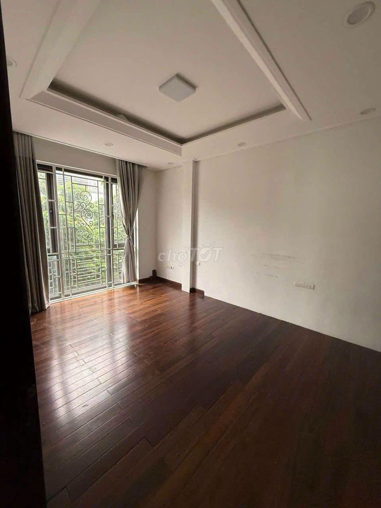 Rent the Vastrel Gardens, Tân Triều, 100 meters2, 4 stories.