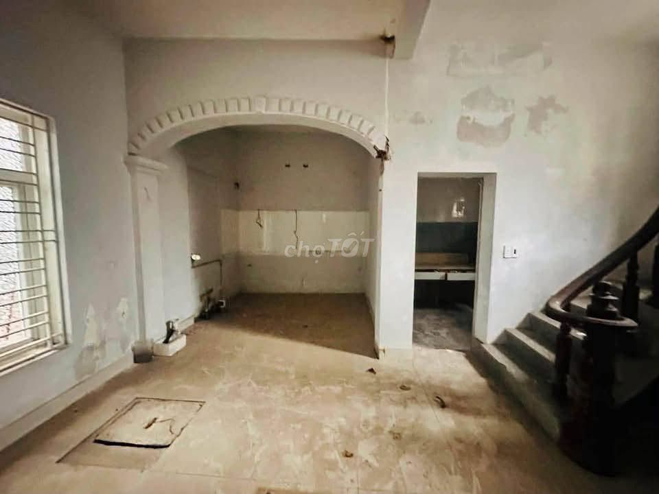 Rent the original courtyard of Wu Temple, 200 meters, 10 million a month