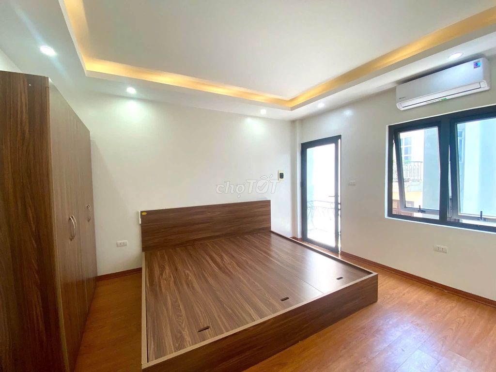 Rent an entire Qq Street, Long Biên, 3 sleeping in full clothes