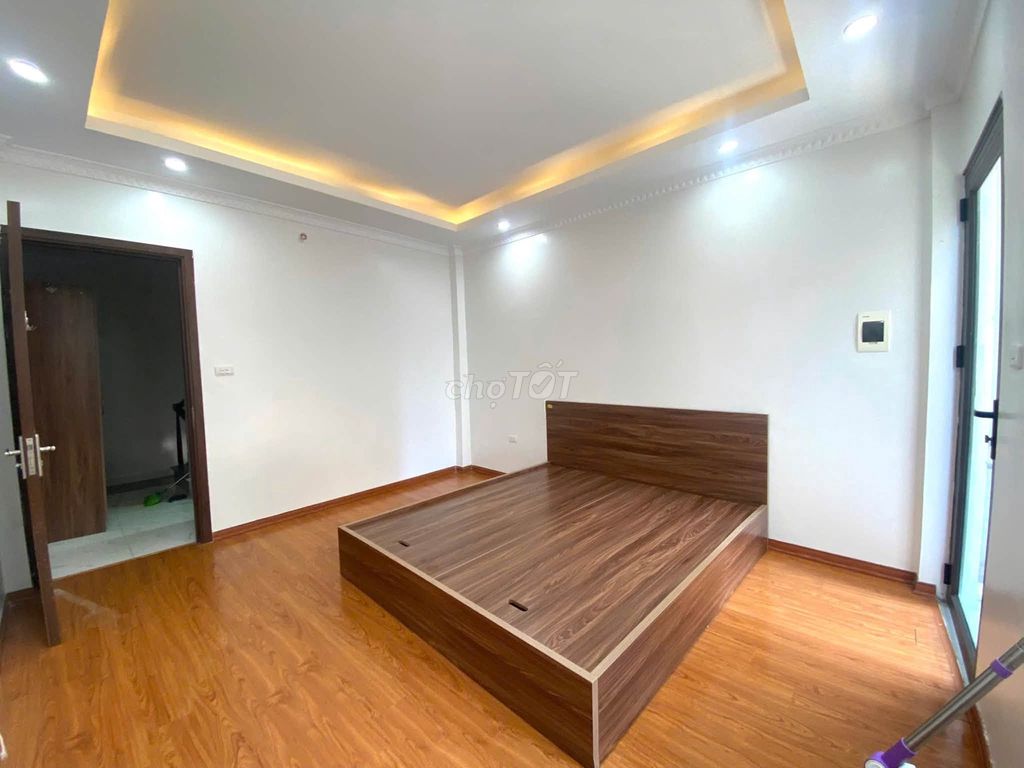 Rent an entire Qq Street, Long Biên, 3 sleeping in full clothes
