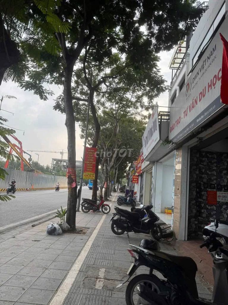 Rent the entire Việt Hưng street, Long Biên, 96 m2 x 4 floors