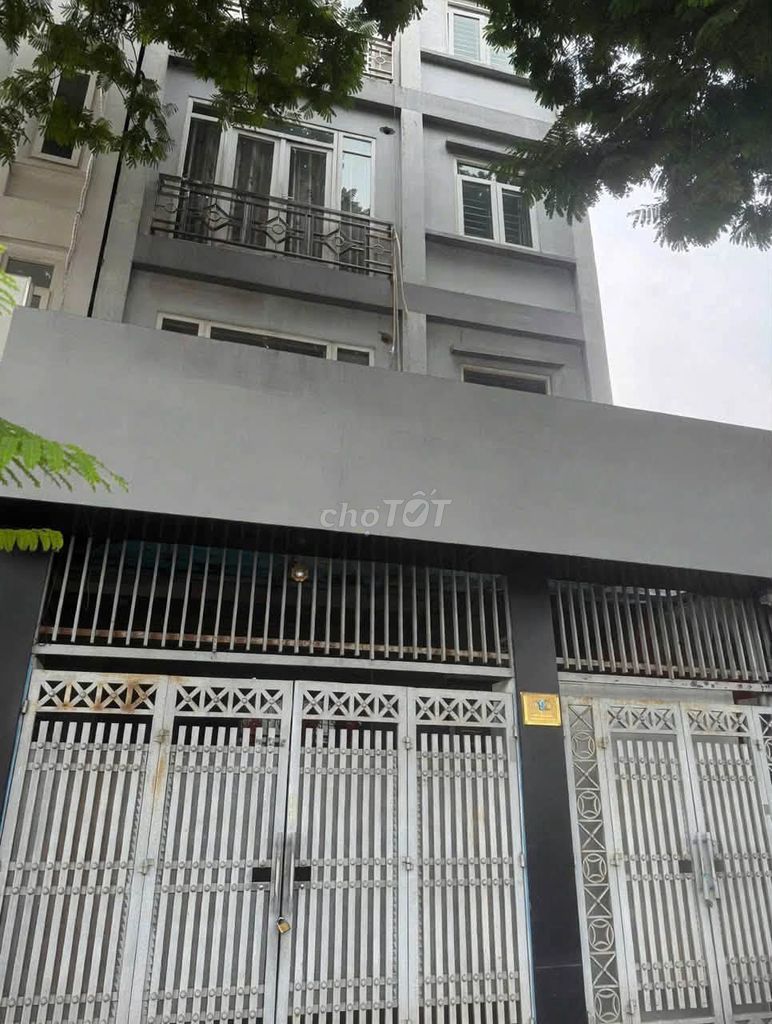 Rent the entire Việt Hưng street, Long Biên, 96 m2 x 4 floors