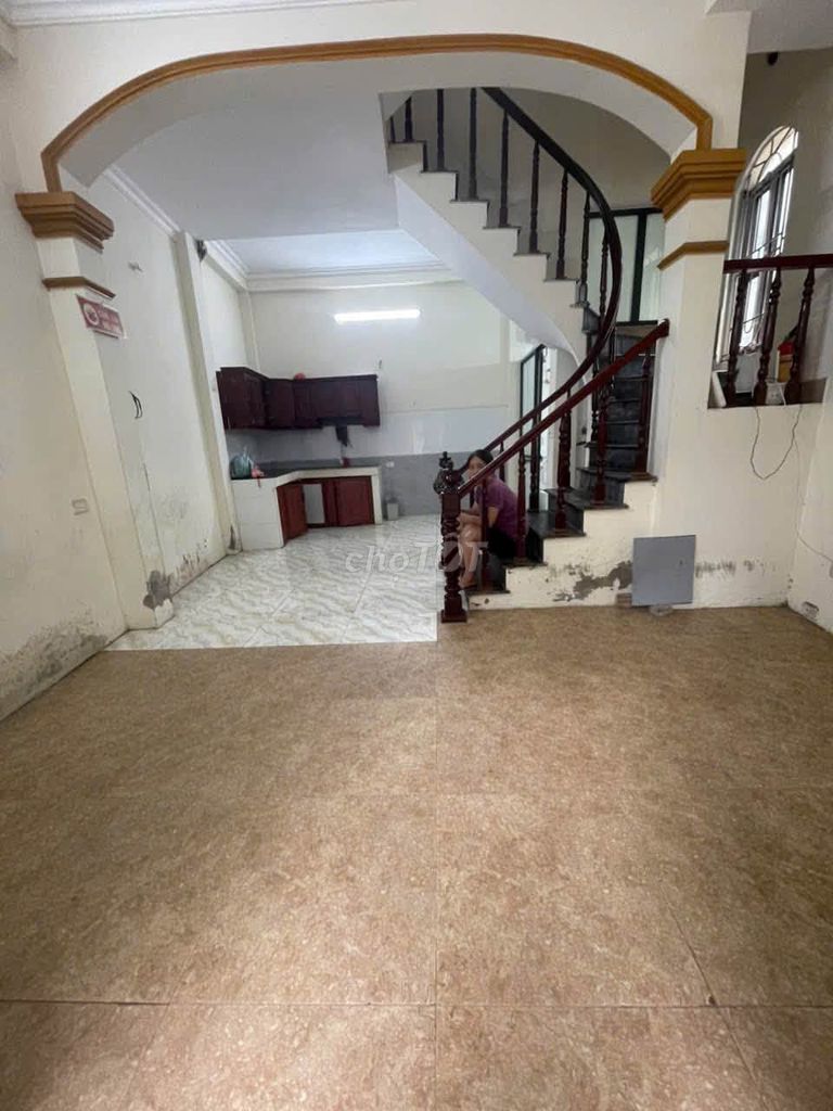 Rent the building 45 m2 Lĩnh Nam, 3 bedrooms, 7.5 million.
