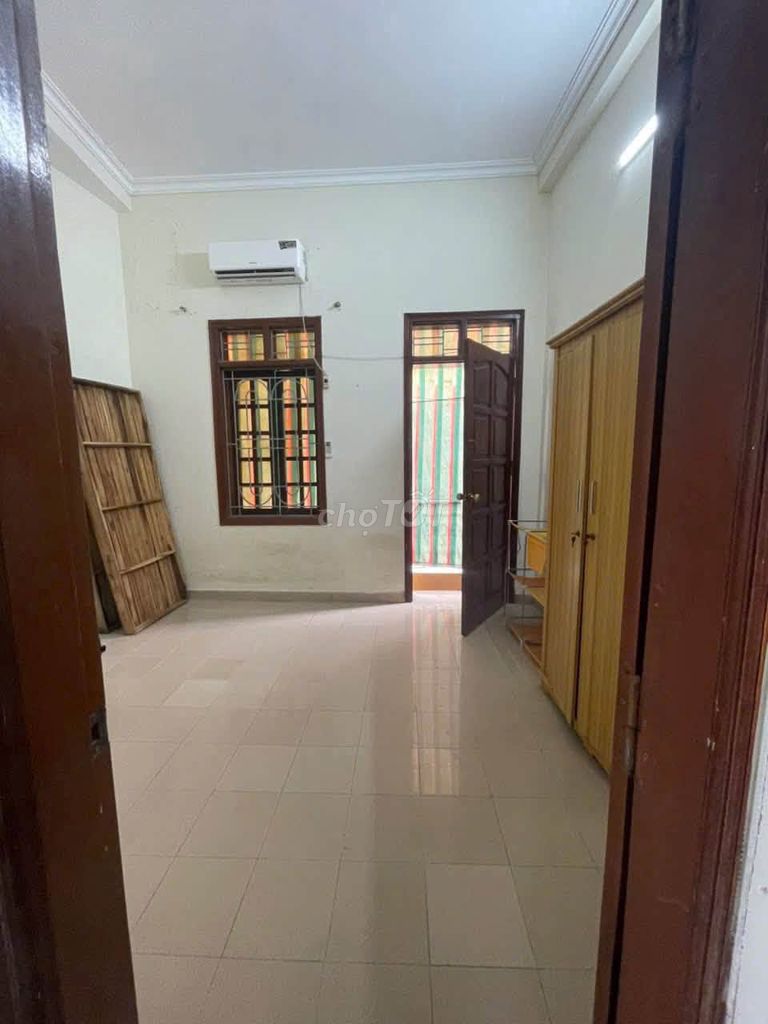 Rent the building 45 m2 Lĩnh Nam, 3 bedrooms, 7.5 million.