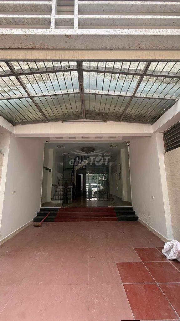 Rent a Văn Phú, 80 meters, 4 stories.