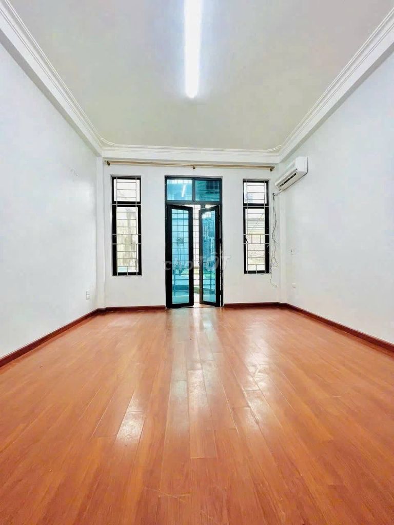 Rent the original Vĩnh Hưng, 5 stories, 3 sleeps