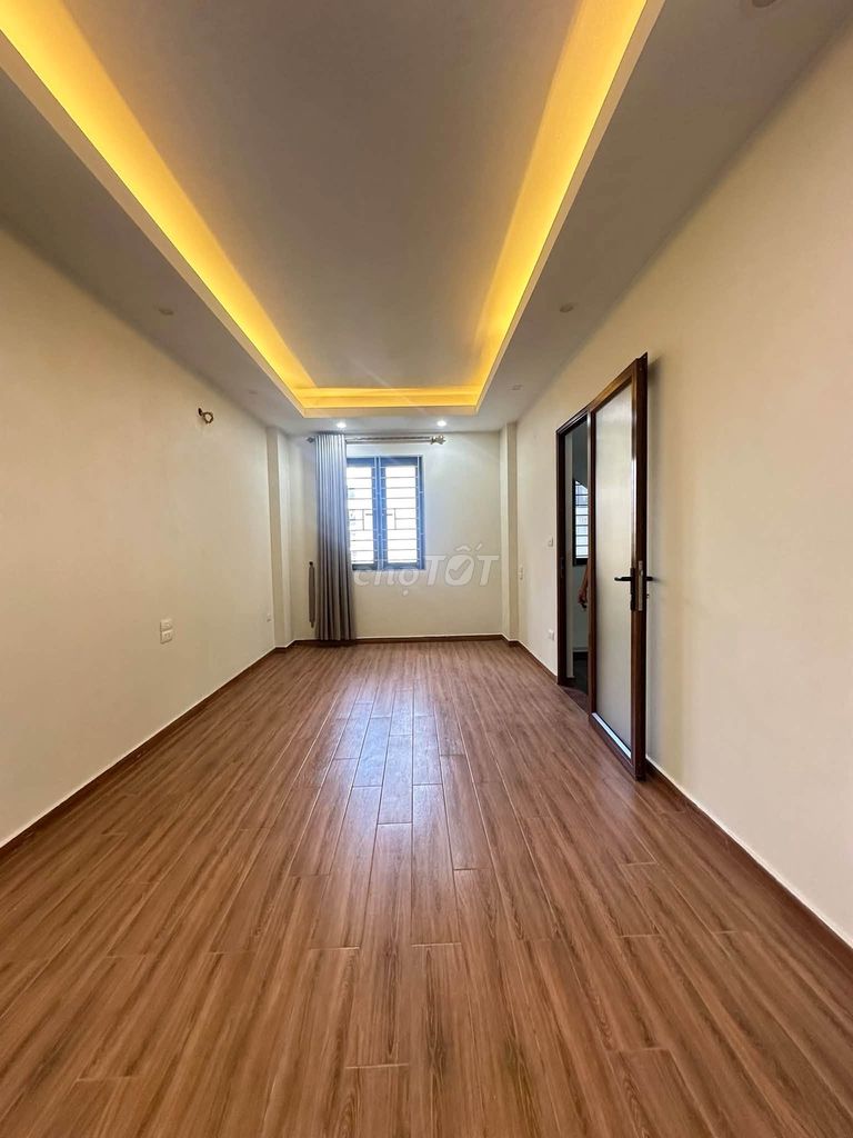 Rent the original six-story apartment with an elevator, Cổ Linh, Long Biên.