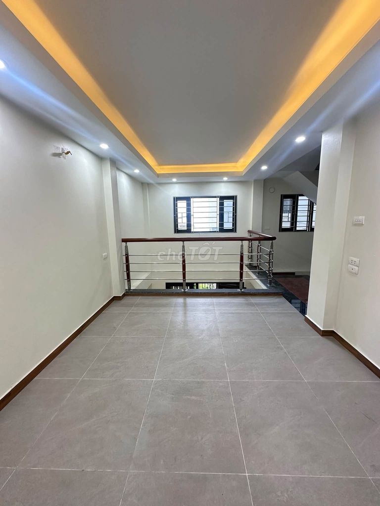 Rent the original six-story apartment with an elevator, Cổ Linh, Long Biên.