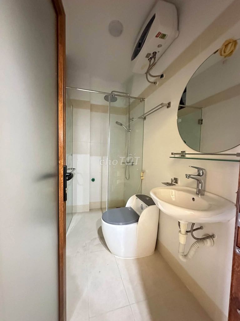 Rent the original six-story apartment with an elevator, Cổ Linh, Long Biên.