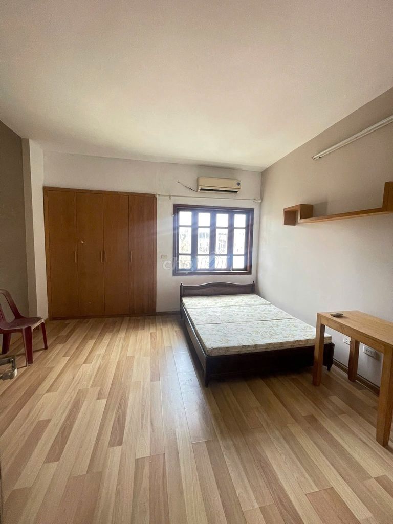 Renting 68 Phú Diễn