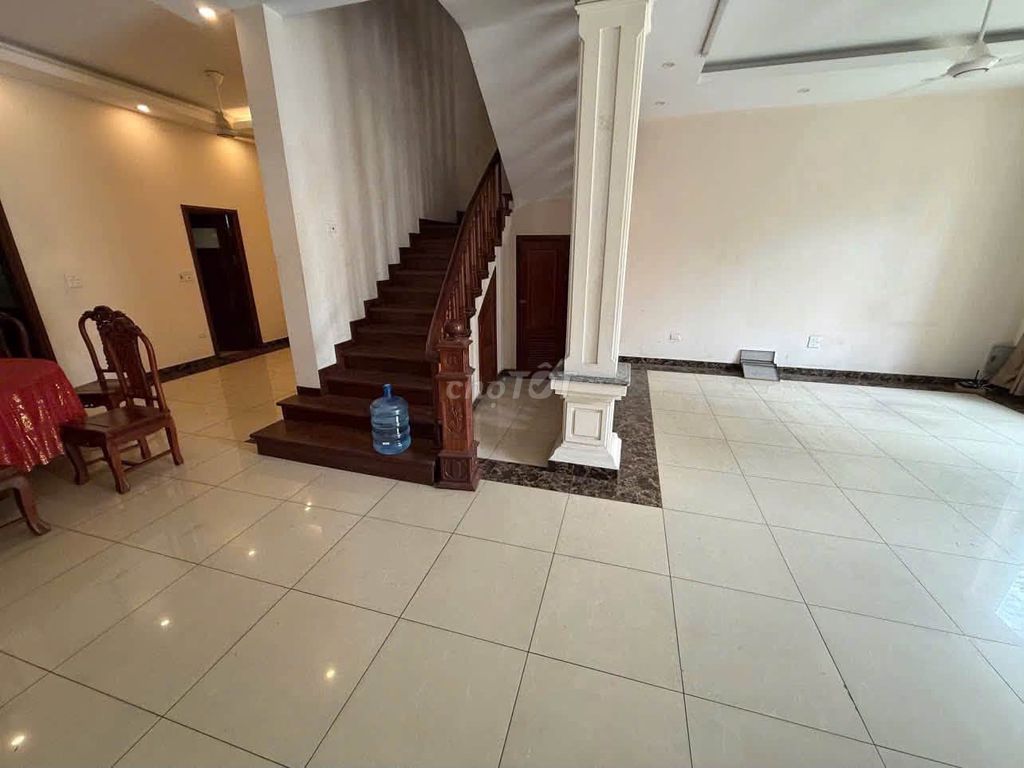 Rent a four-story house full-story furniture at Việt Hưng, Long Biên