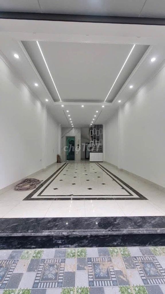 Rent the original apartment with elevators, cars in the house at Cự Khối, Long B.