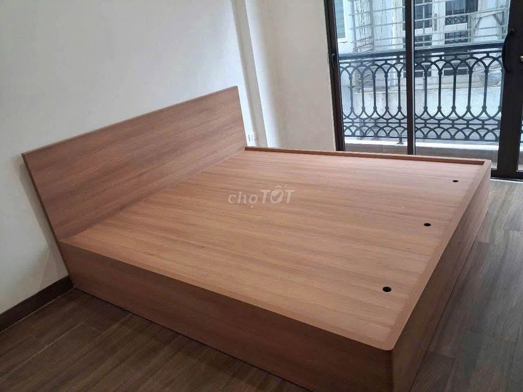Rent 40 m2 x 5 floors, elevator, Dragonfly, Tây Hồ