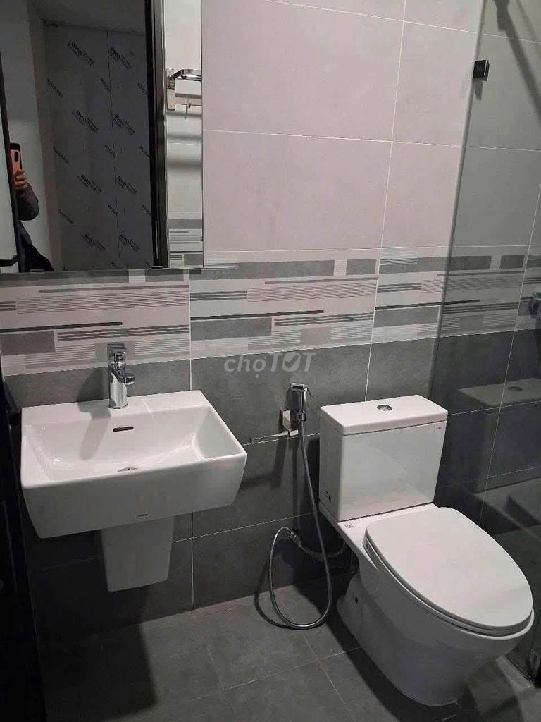 Rent 40 m2 x 5 floors, elevator, Dragonfly, Tây Hồ