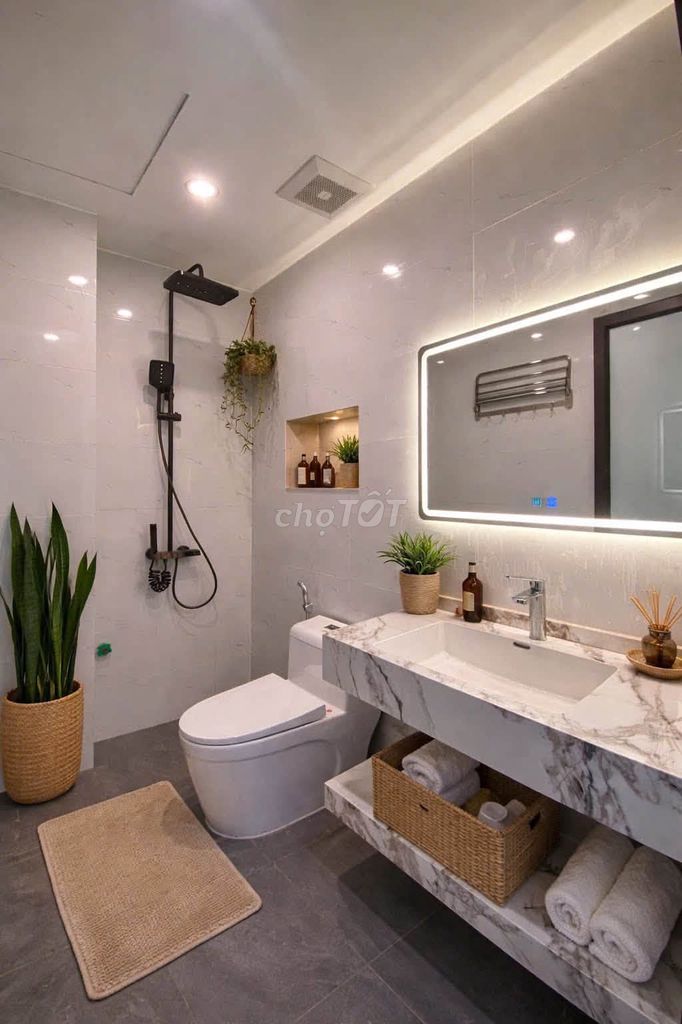 Rent an entire Phúc Lợi 5-story elevator, full interior