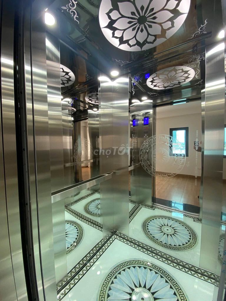 Rent an entire Phúc Lợi 5-story elevator, full interior