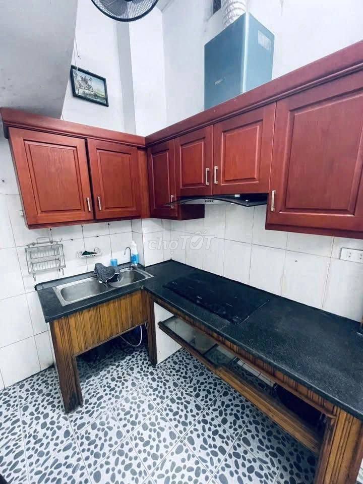 Rent the 30 meters, 3 floors a tum, Ngõ 100 Tây Sơn, Đống Đa