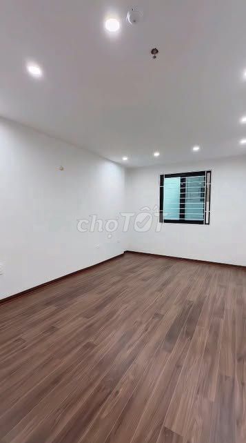 Rent a Nguyễn Chí cash house, Tân Mai, 84 meters2, 7 floors.
