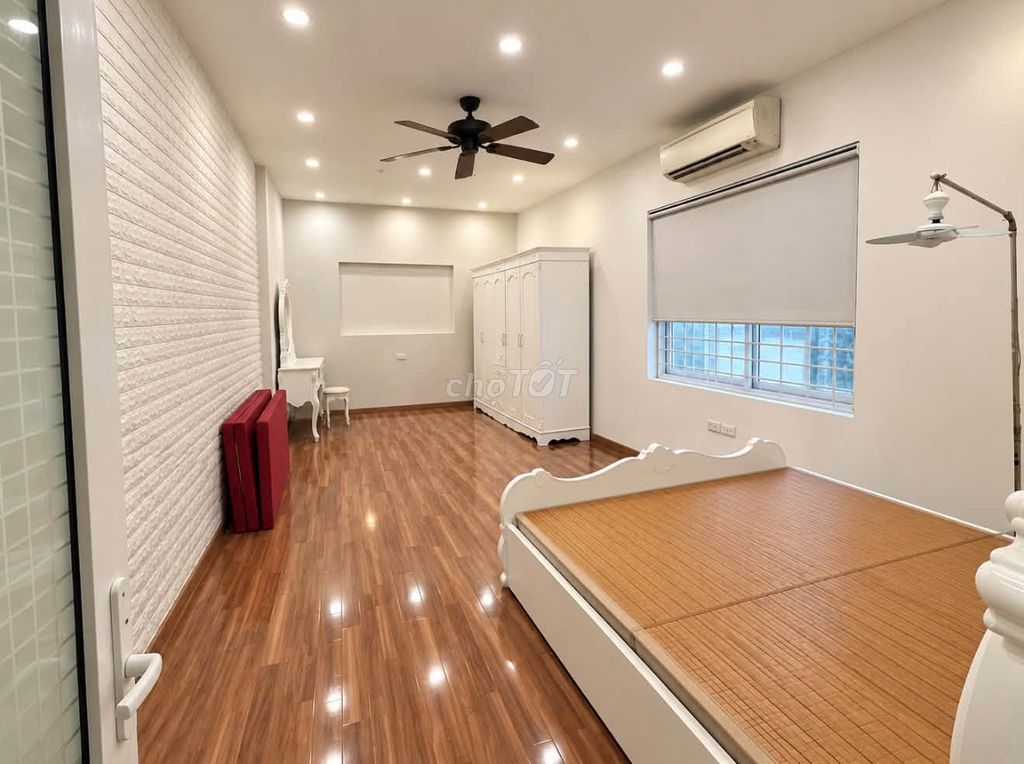 Rent Nguyễn Chính Front Street, Hoàng Mai, 84 meters x 4 floors