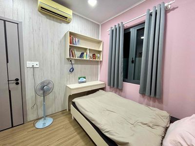 A nice, comfortable room in the first district.