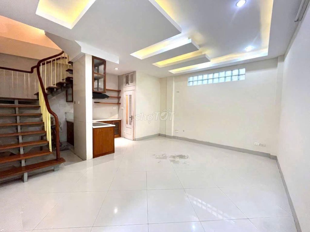 Đội Cấn, Ba Đình, 3 bedroom, 40 m2 x 5 floors, 13 million
