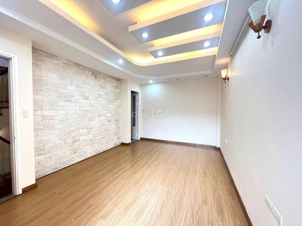 Đội Cấn, Ba Đình, 3 bedroom, 40 m2 x 5 floors, 13 million