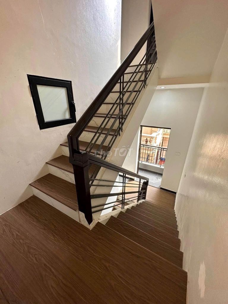 Rent the original 40 meters, 3 bedrooms, full gear, parking car - Tây Hồ
