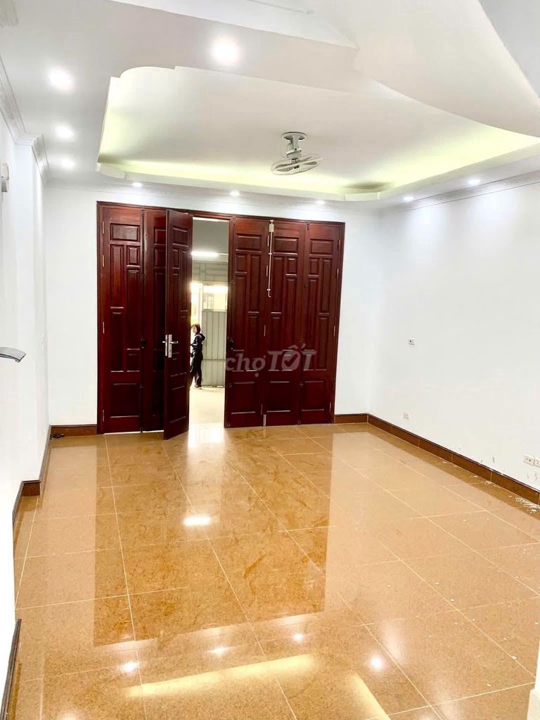 Rent the house next to Peso, 90 meters, 4 floors, avoid