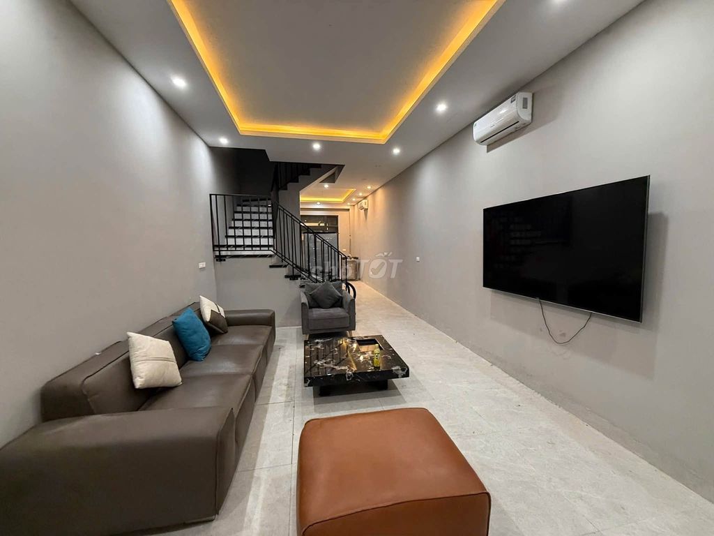 We'll rent a five-story apartment with a full-size elevator.