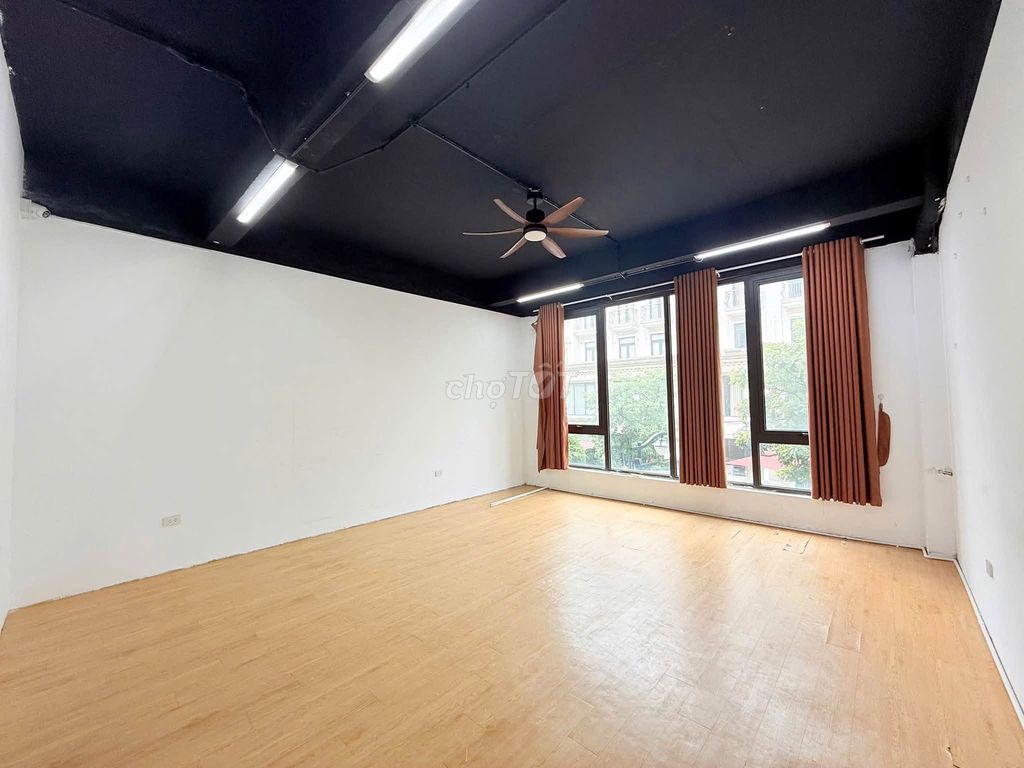 Rent us a 2nd floor of European Sea 3 vinhomes Ocean Park 5 million a month.