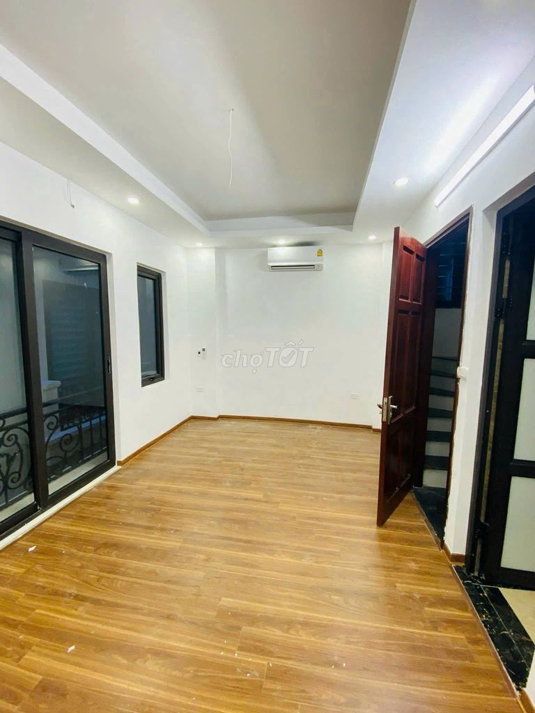 Rent the original house 38 meters x 6 floors, Ngõ 21 Lê Văn Lương, Thanh Xuân
