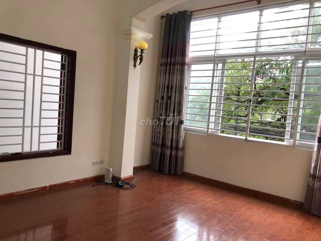 Rent the original house 65 meters x 5 floors, Route 562 Láng, Đống Đa