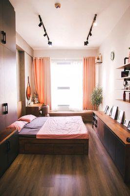 Two bedrooms. Two Y toilets. Full interior.