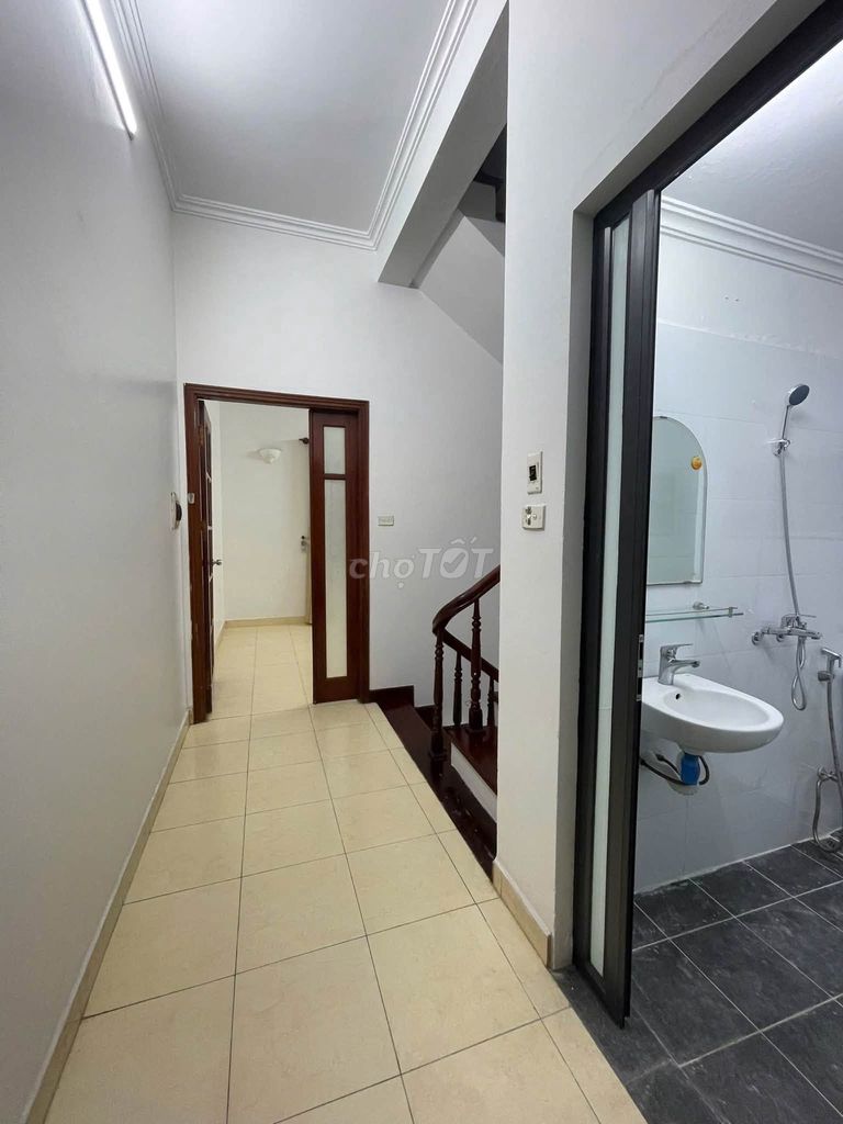 Rent your own home 50 meters x 4 floors, Ngõ 29 Dịch Vọng, Cầu Giấy