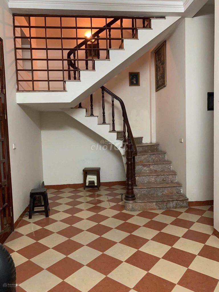 Rent the house 43 m2 x 3 level Ngõ 39 Âu Cơ, Tây Hồ