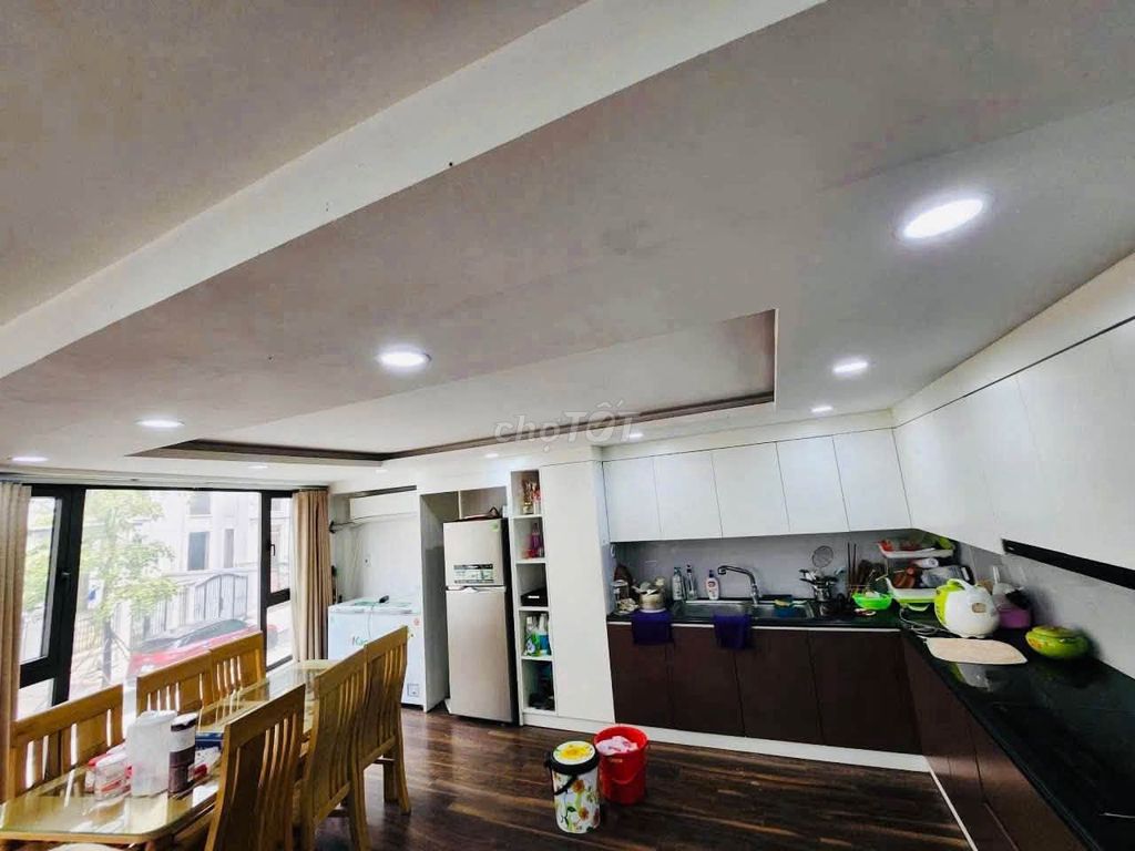 Võ Chí Công, Tây Hồ, car garage.