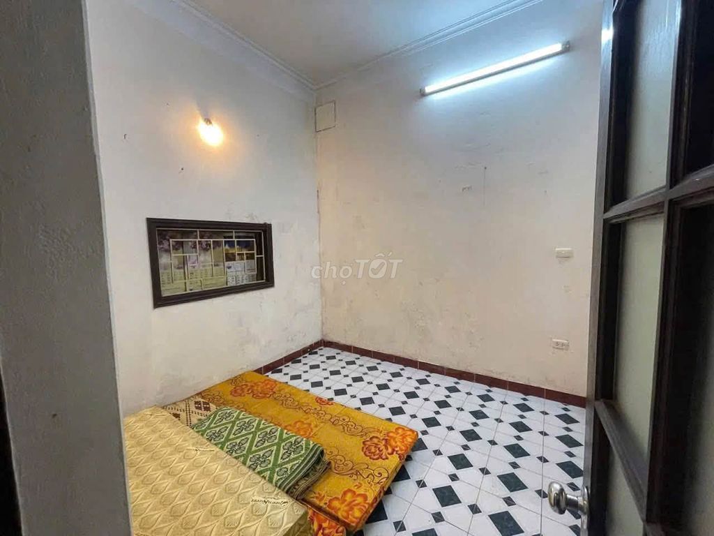 Rent your own home 65 m2 x 3 T, 4 bedrooms, 3 toilets, Ngõ 12 Chính Kinh, Thanh Xuân